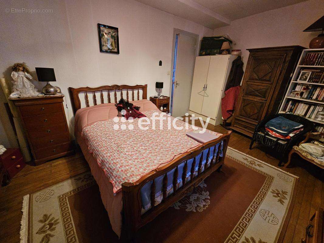 Maison à BARBEZIEUX-SAINT-HILAIRE