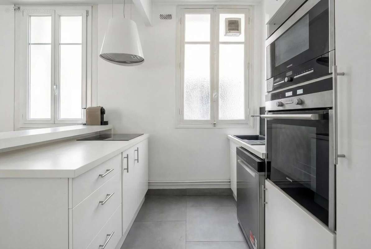 Appartement à NEUILLY-SUR-SEINE
