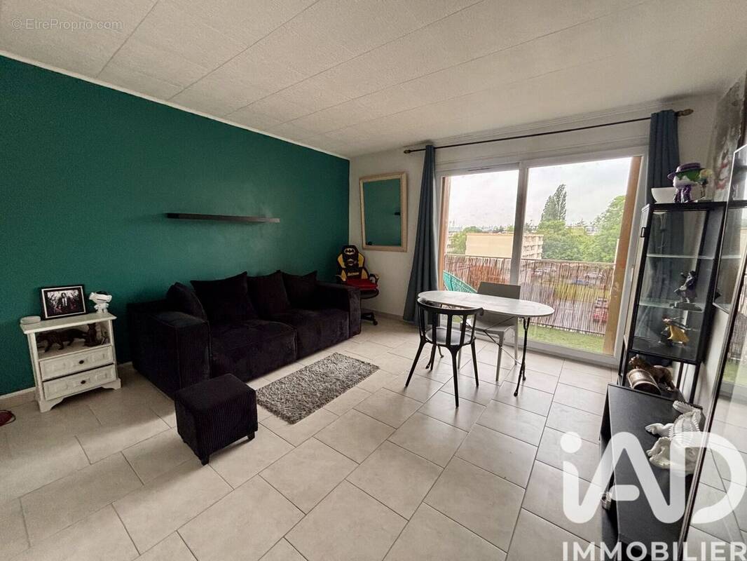 Photo 1 - Appartement à SAINT-FARGEAU-PONTHIERRY