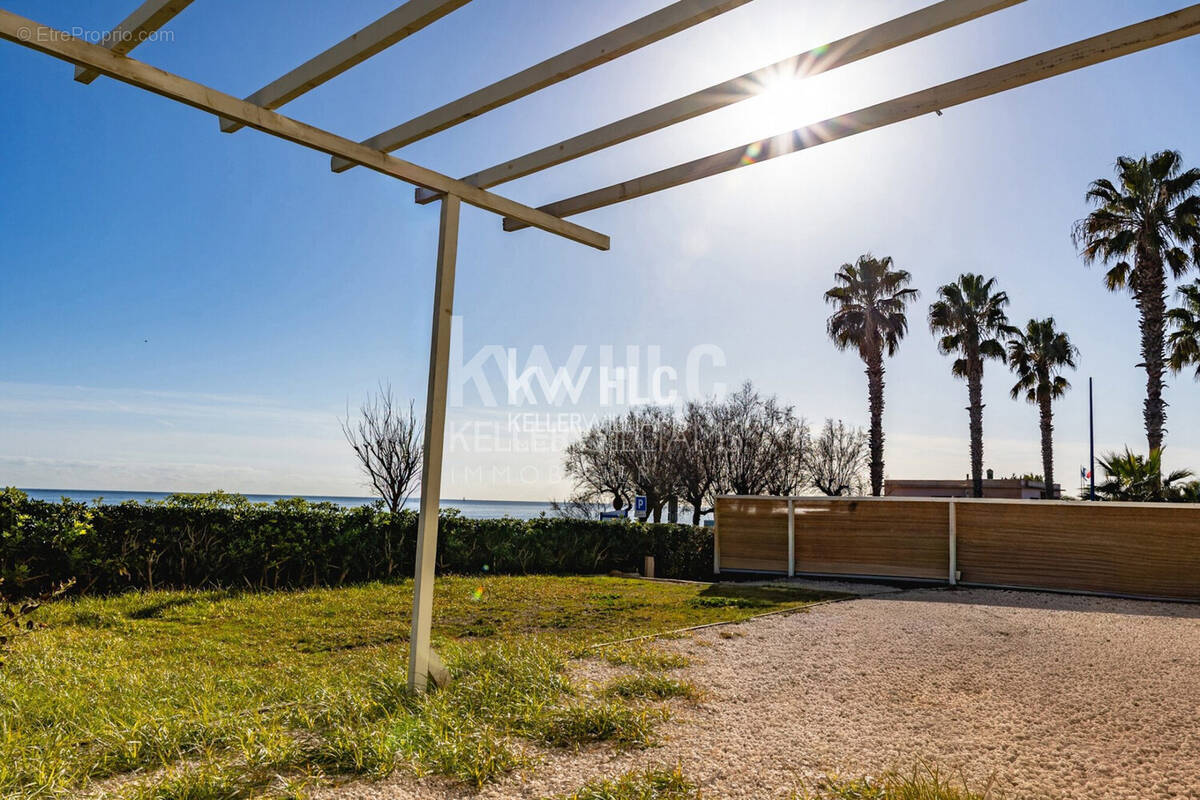 Appartement à VILLENEUVE-LOUBET