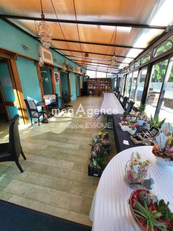 Commerce à SAINT-PIERRE-DE-TRIVISY