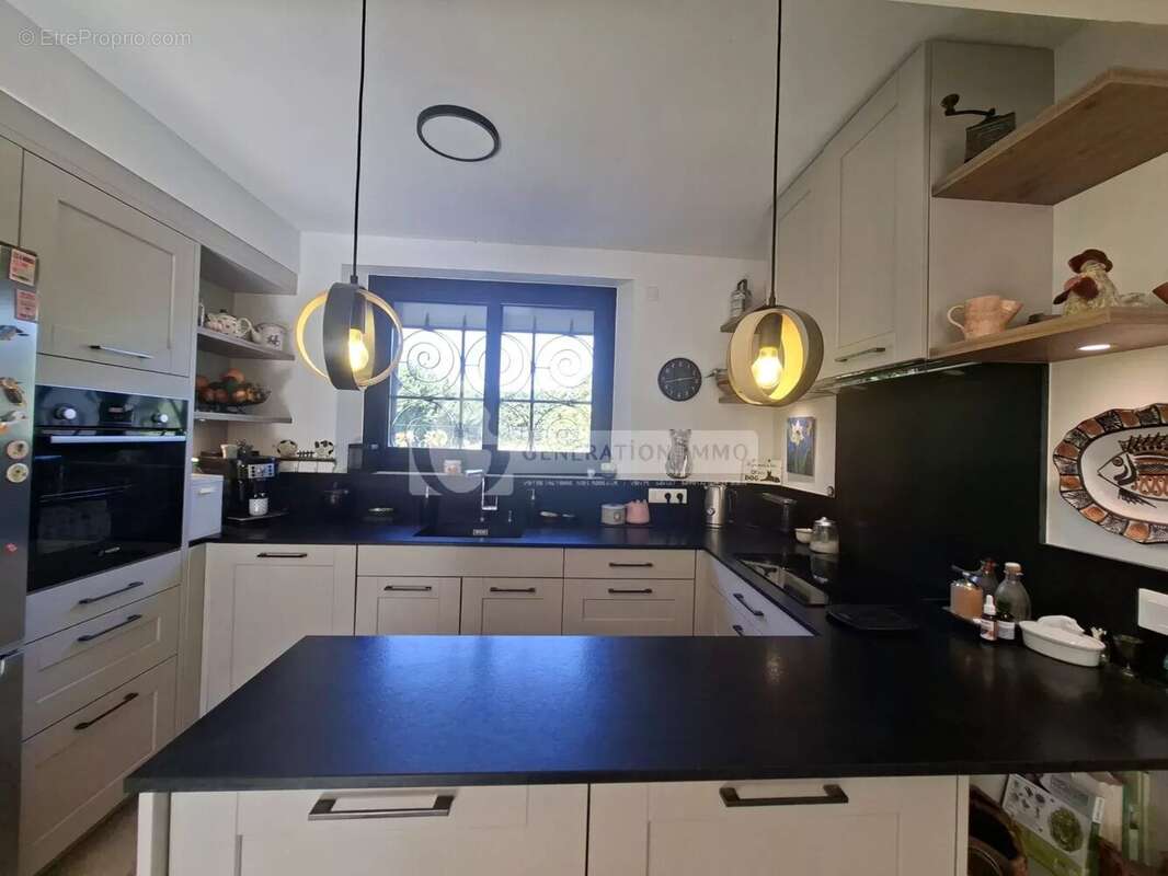 Maison à FONTVIEILLE