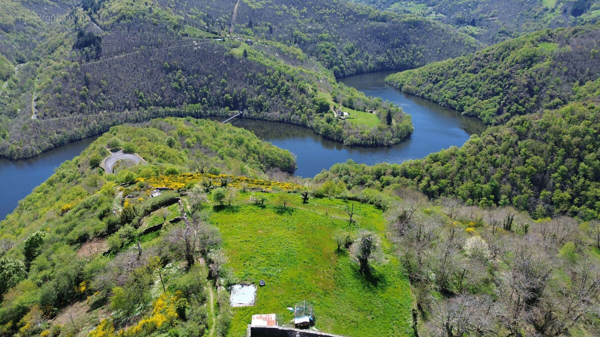 Maison à LACROIX-BARREZ