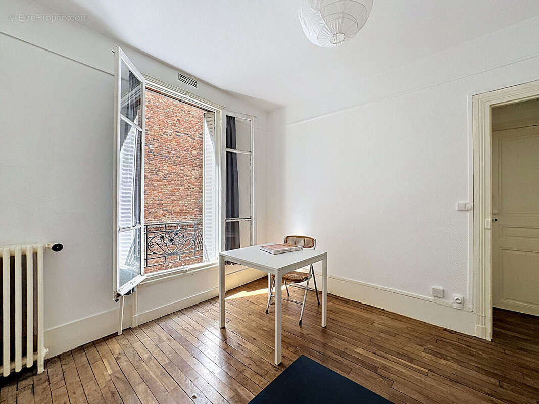 Appartement à PARIS-20E