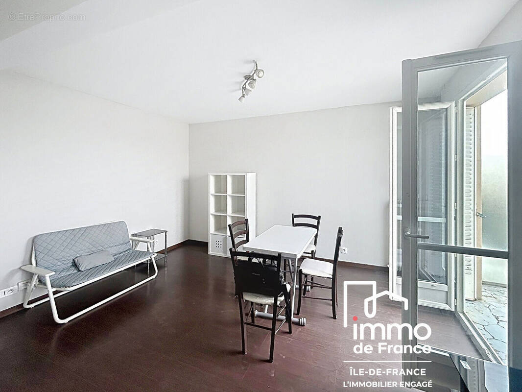 Appartement à LES PAVILLONS-SOUS-BOIS