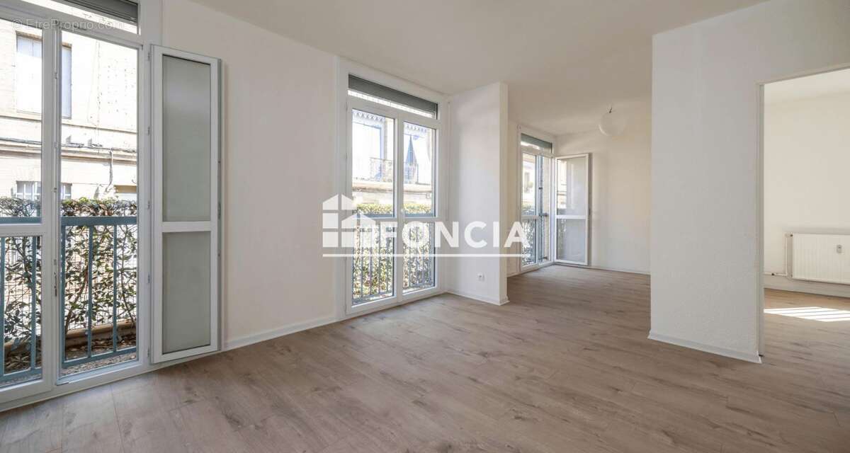 T2 et parking / toulouse saint cyprien - photo 2