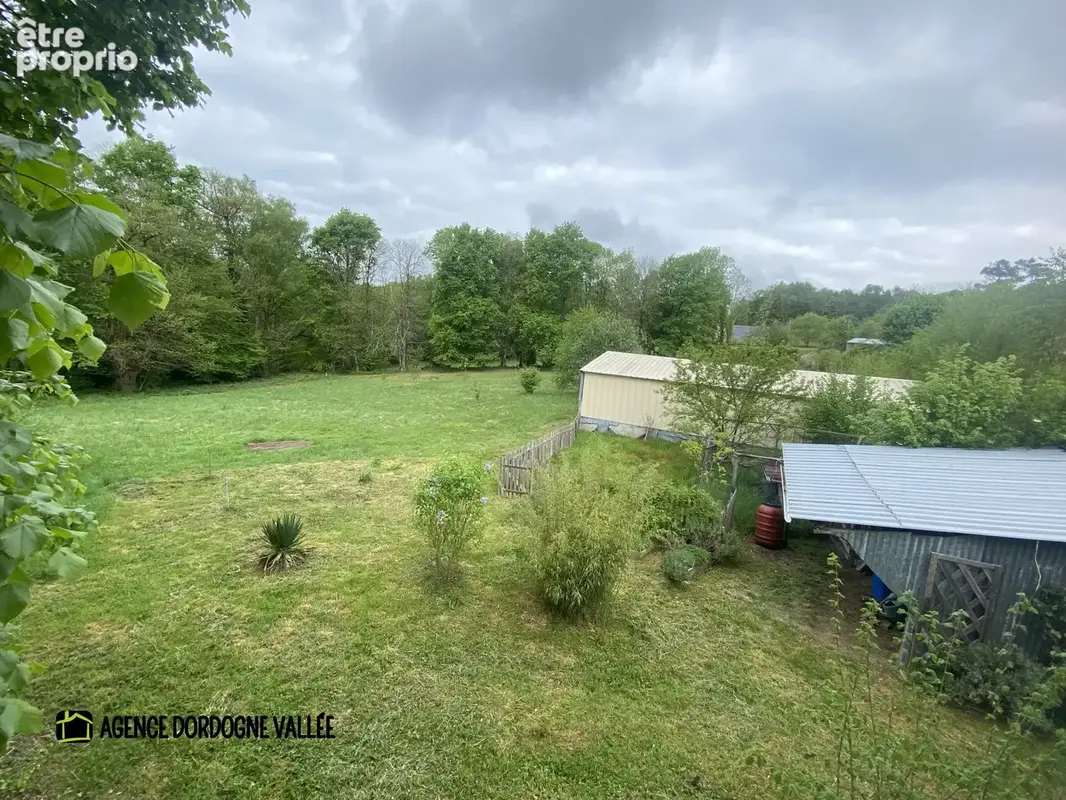 Maison avec beau terrain et hangar - photo 10