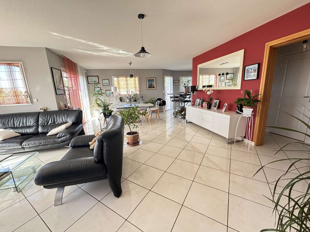 Maison à LE RELECQ-KERHUON