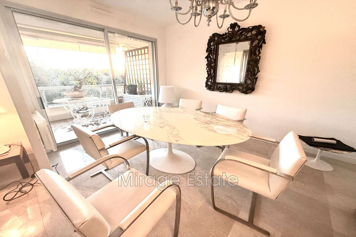Appartement à ROQUEBRUNE-CAP-MARTIN