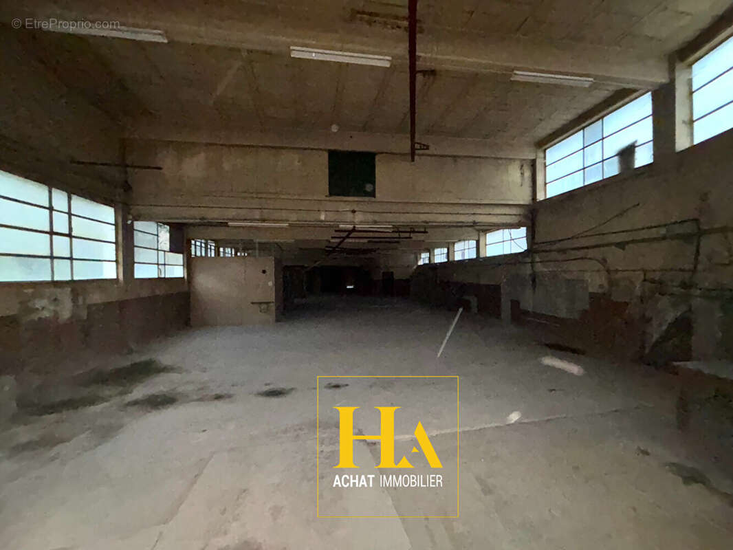 Commerce à SAINT-BARTHELEMY-DE-VALS