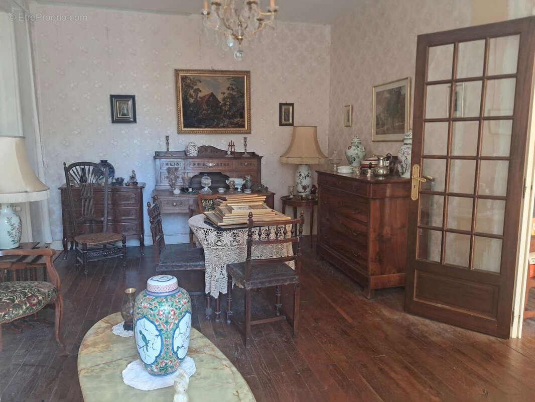 Maison à ARNAC-POMPADOUR