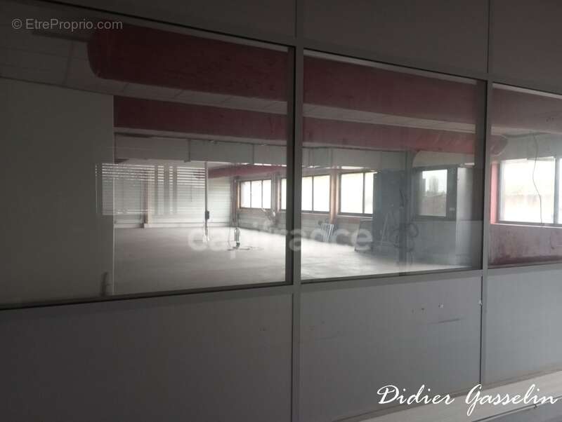 Commerce à BERD'HUIS