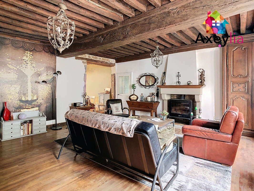 Maison à CHAROLLES