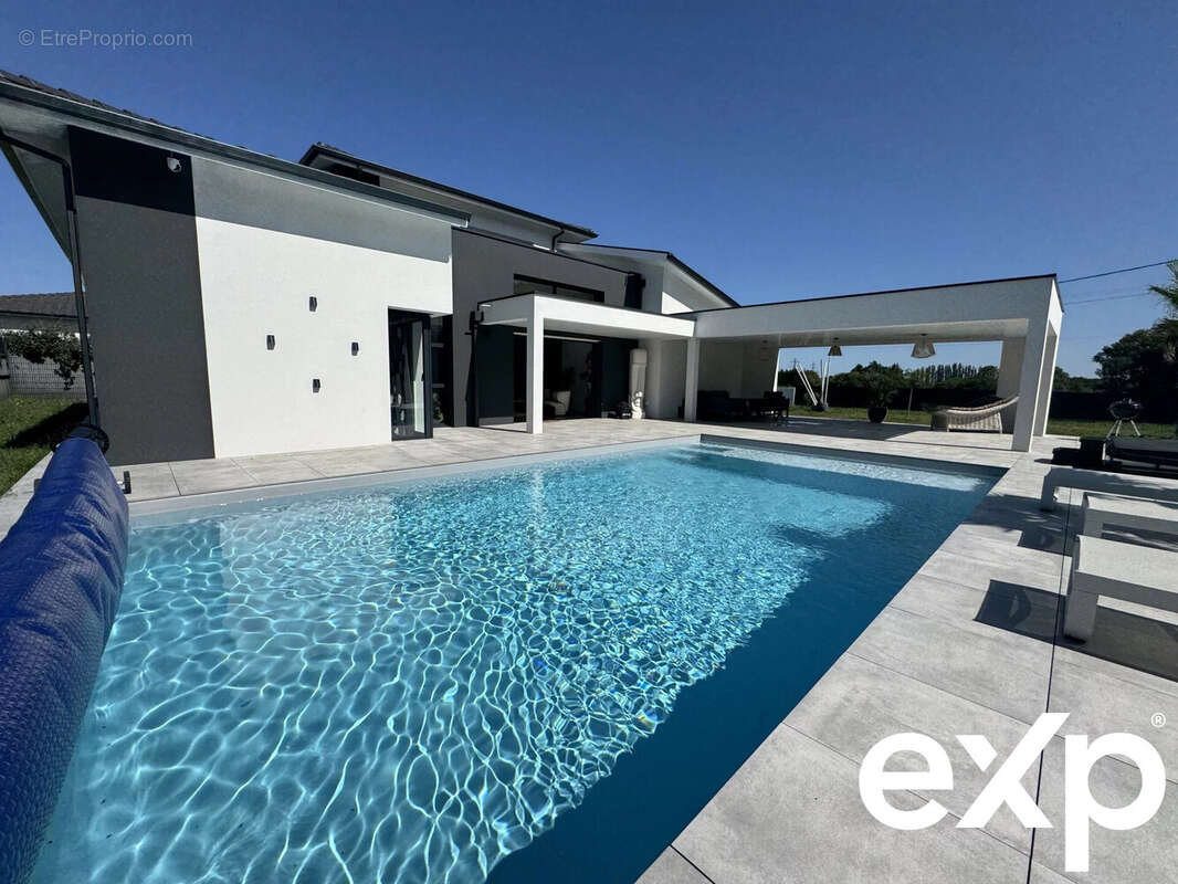 Maison à SAINT-GENES-DE-FRONSAC