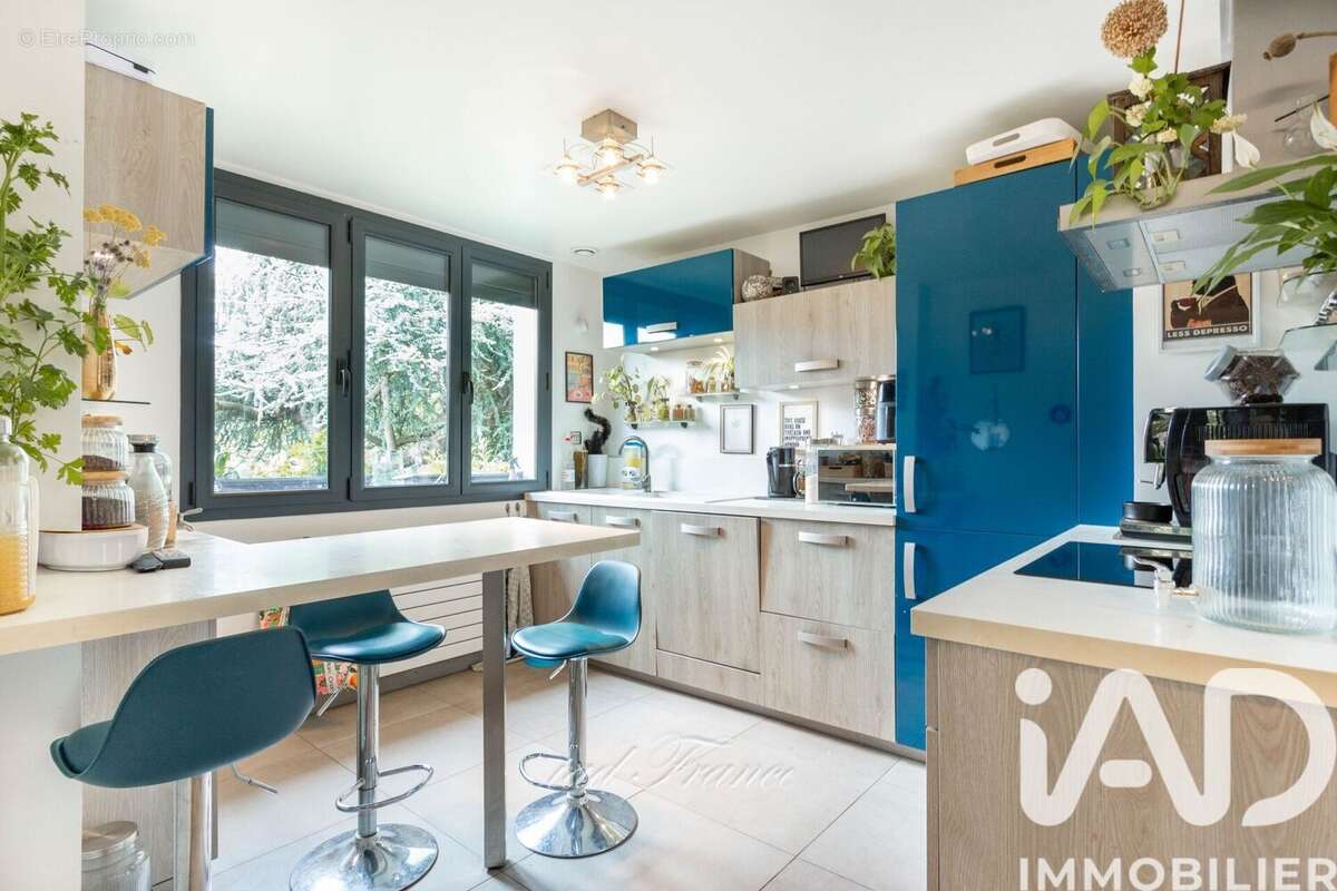 Maison 214 m² à Orgeval  - photo 7