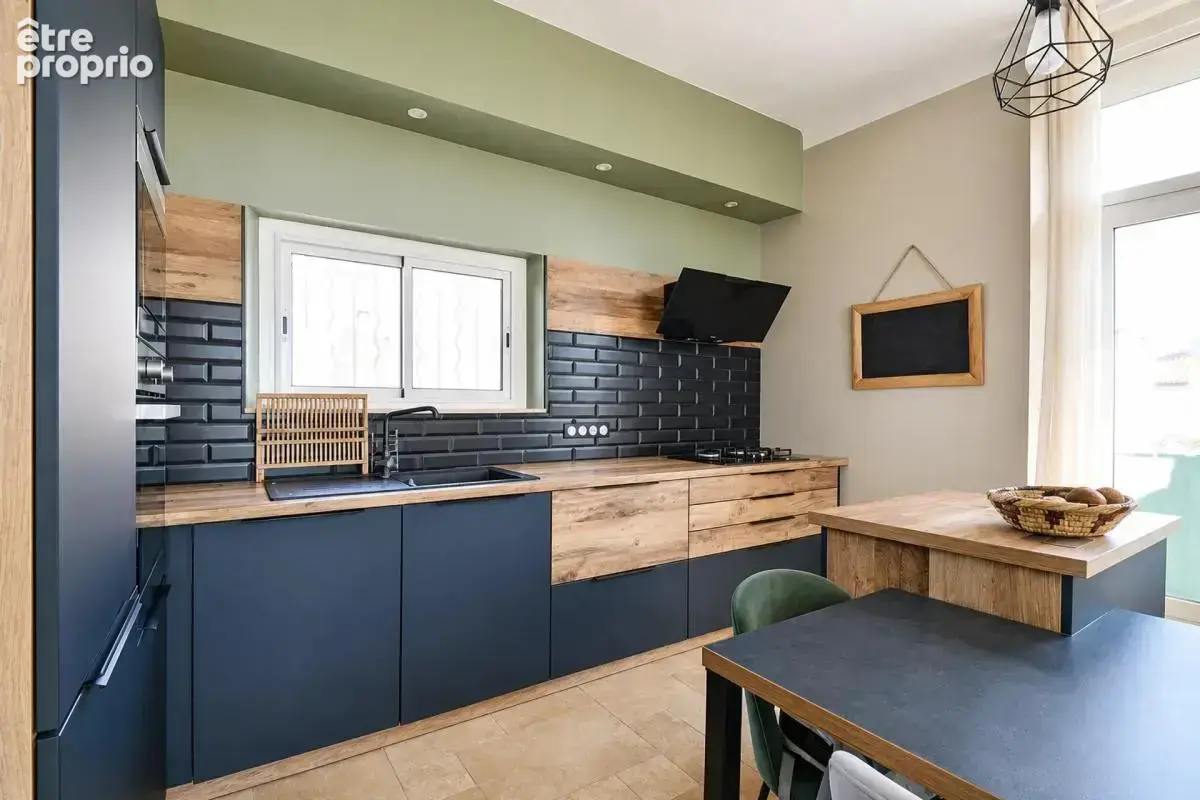 Appartement de 4 pièces de 97 m² à Nîmes - photo 5