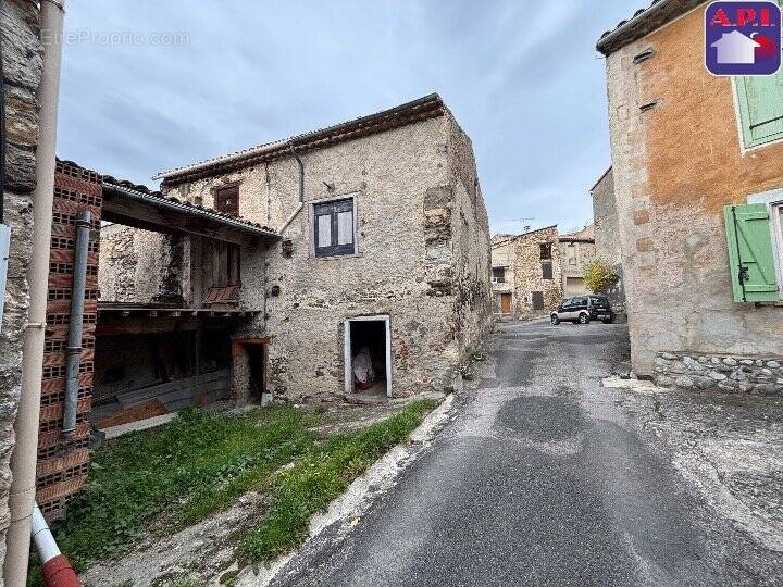 Maison à BESSEDE-DE-SAULT