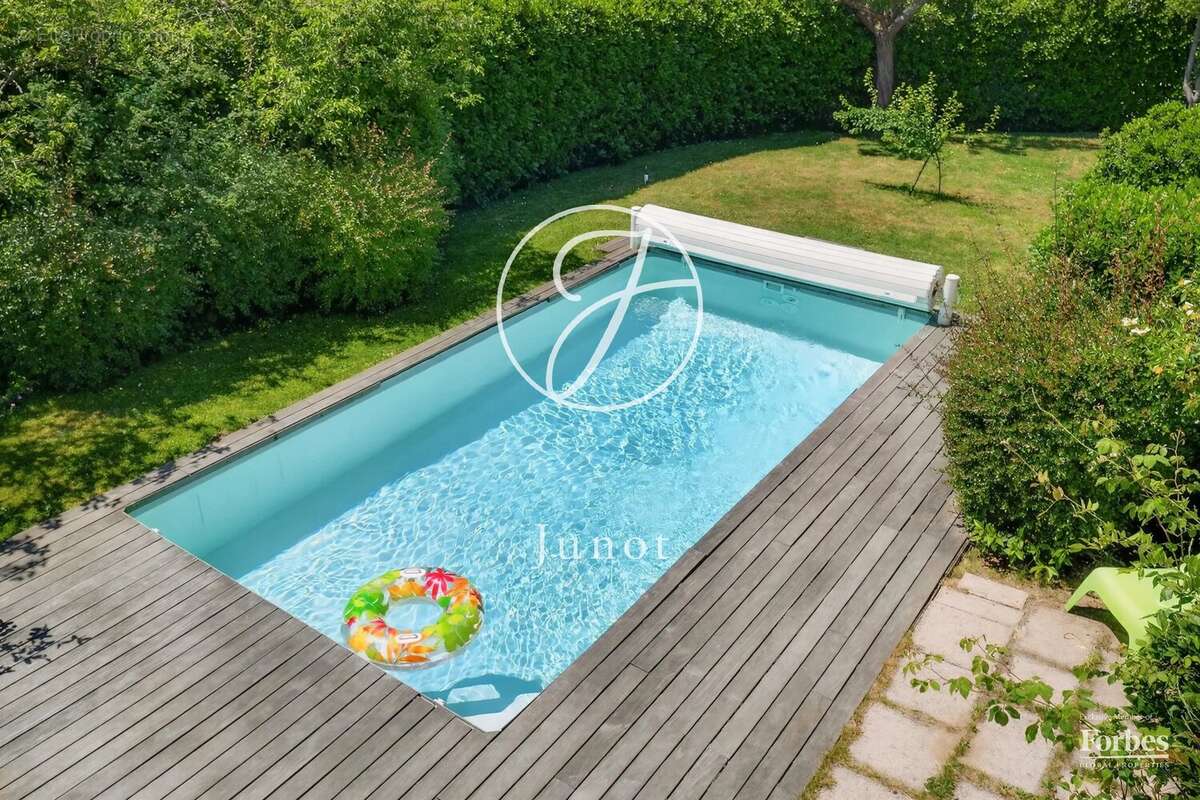 Maison à CROISSY-SUR-SEINE
