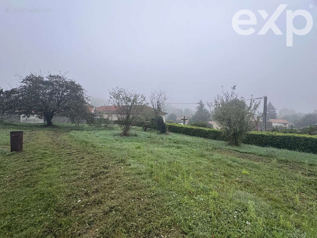 Terrain à OYTIER-SAINT-OBLAS