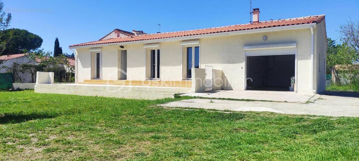 Maison à MILHAUD