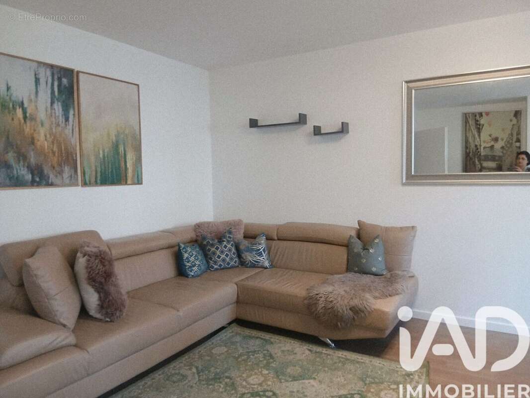 Photo 3 - Appartement à GENNEVILLIERS