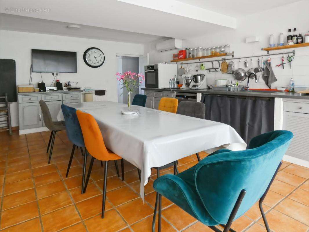 Maison à LAUDUN-L'ARDOISE