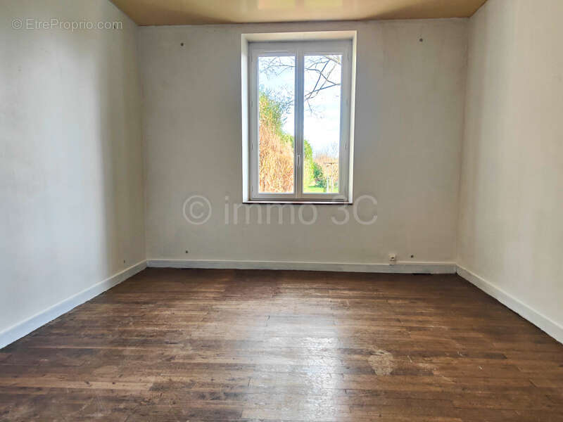 Maison à SAUZE-VAUSSAIS