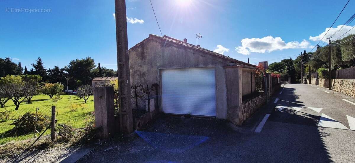 Appartement à CEYRESTE