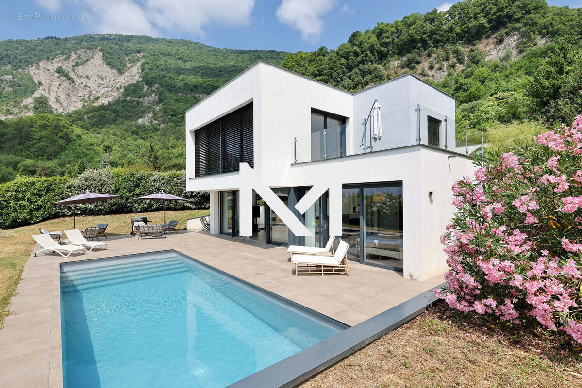 Maison à LA TRONCHE