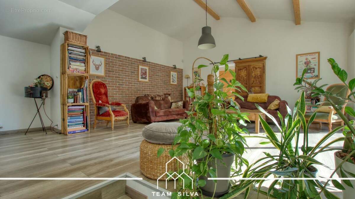 Maison à MIONS