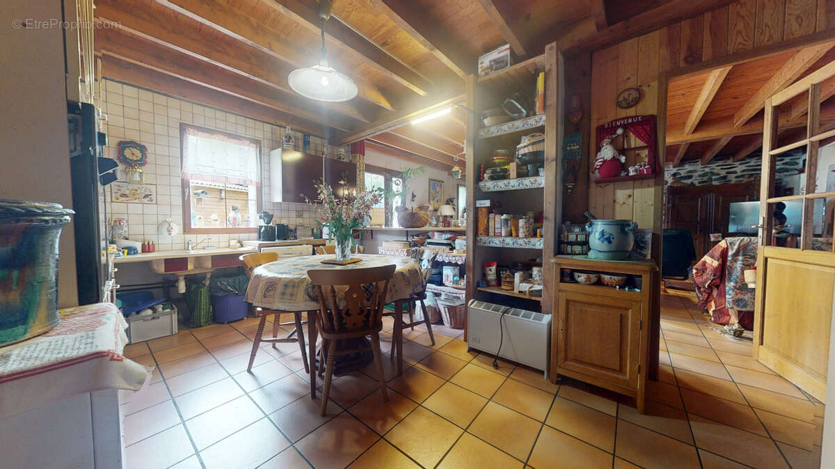 Maison à LE PERTUIS