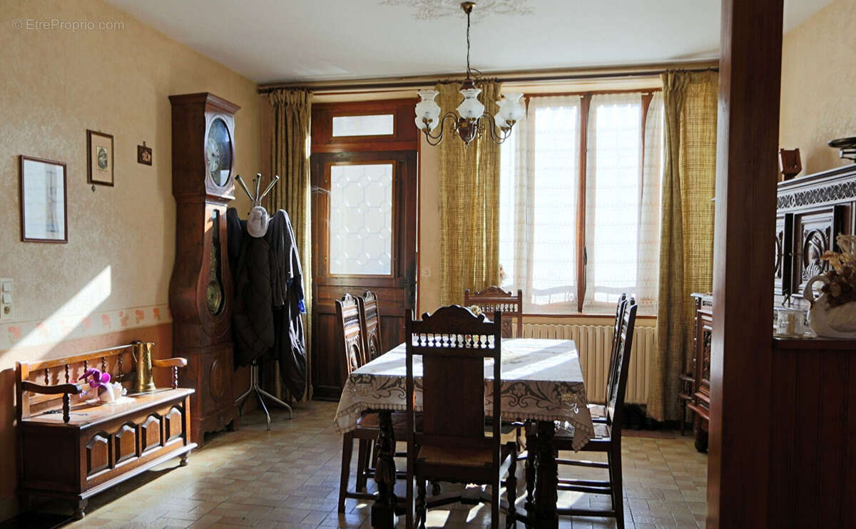 Maison Espinasse 7 pièce(s) 157 m2 - photo 6