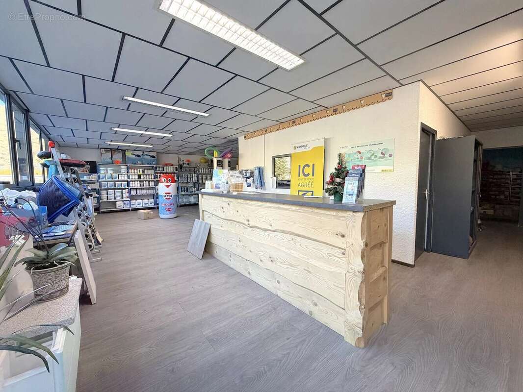 Commerce à SAINT-JEAN-DE-MAURIENNE