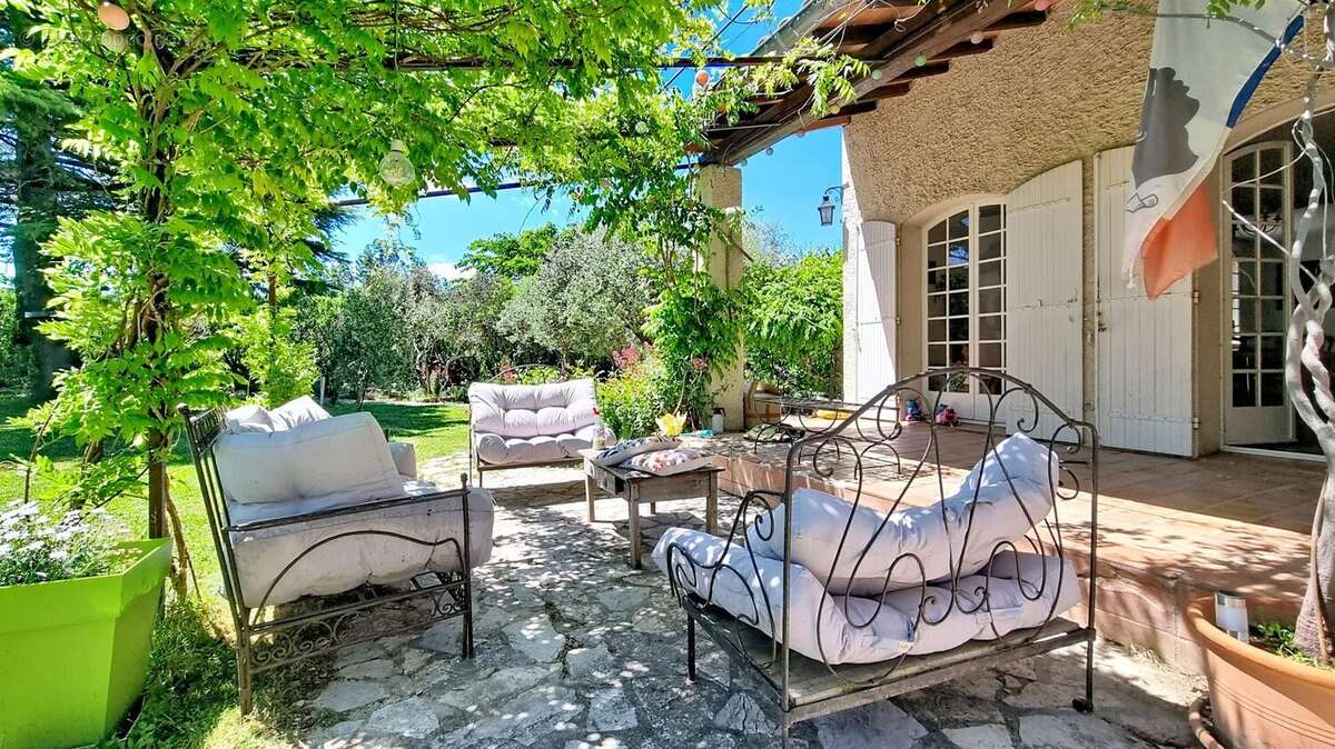 Maison 270 m² à Chateaurenard  - photo 3