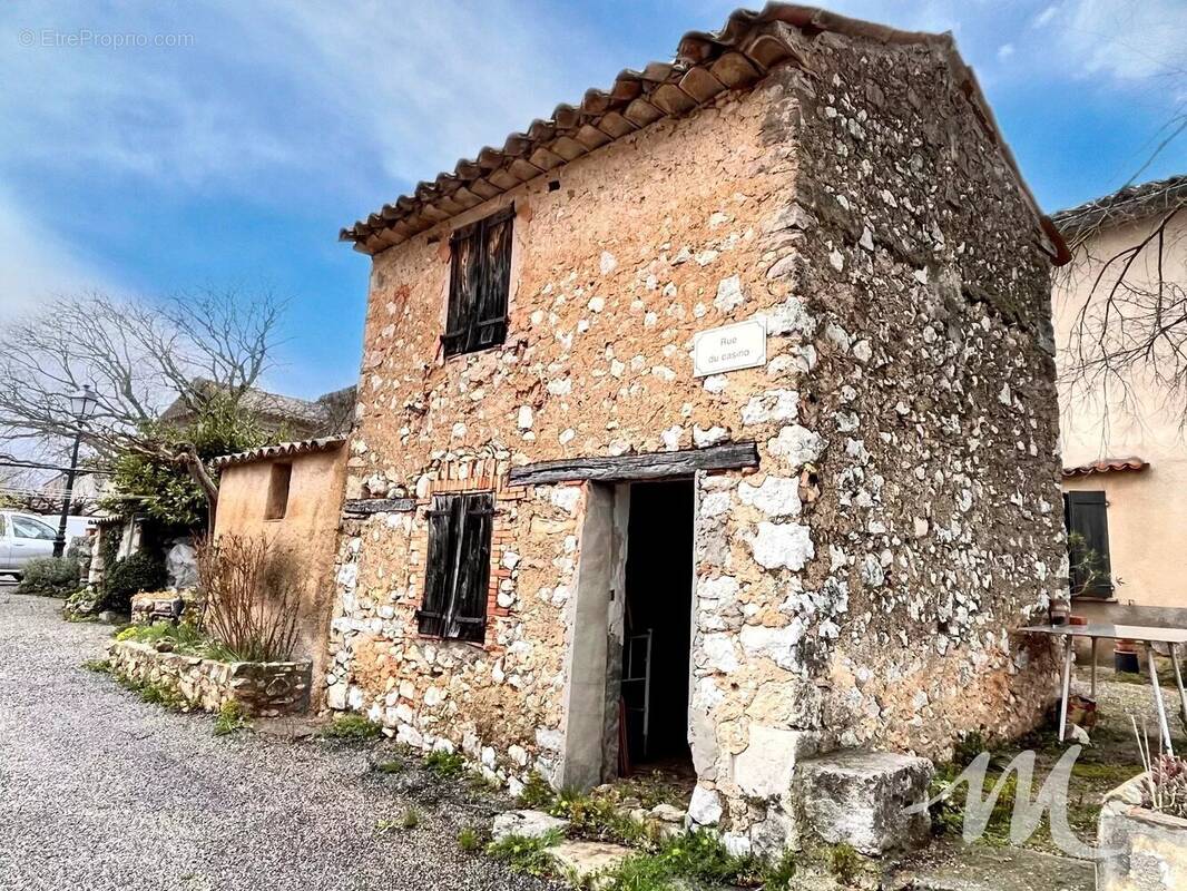 Maison à FOX-AMPHOUX