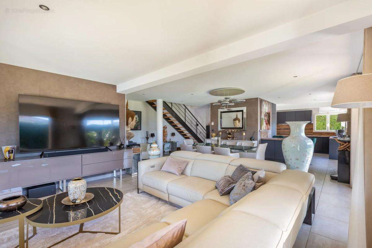 Maison à SAINT-BONNET-DE-MURE