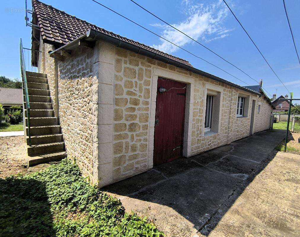 Maison à SERQUEUX