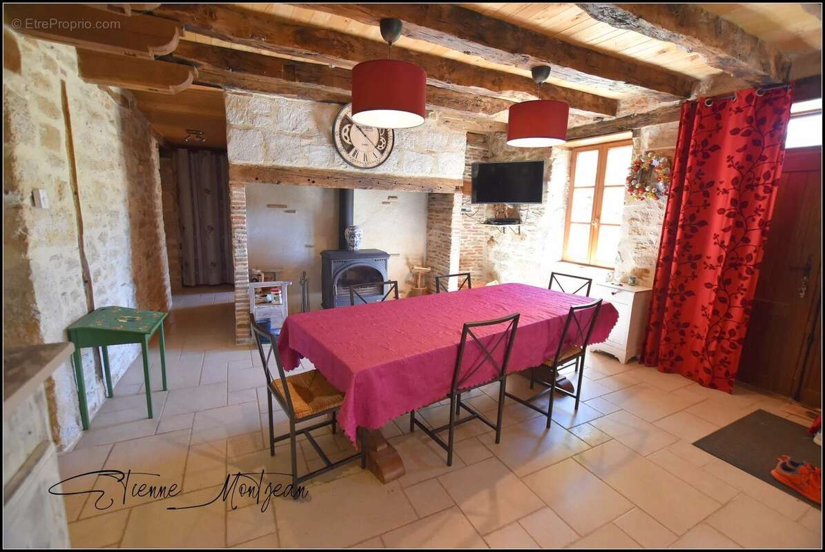Maison à LAUZES