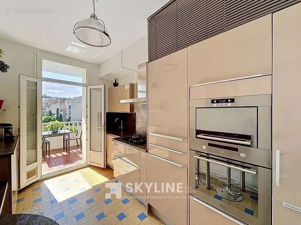 Appartement à MARSEILLE-8E