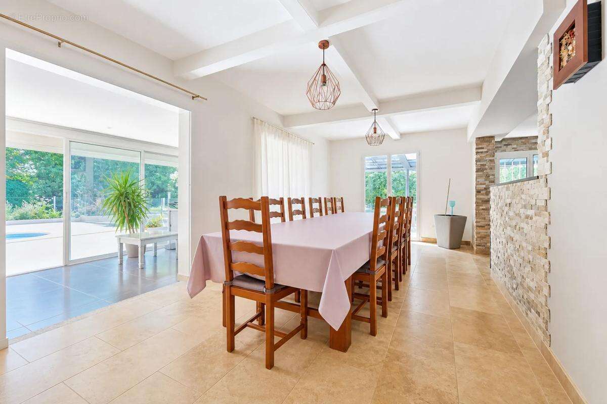 Maison de 11 pièces de 368 m² à Châteauneuf-sur-Isère - photo 18