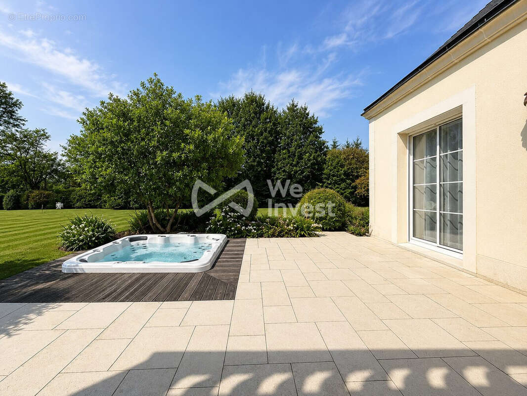Maison 217 m² à Laval  - photo 8