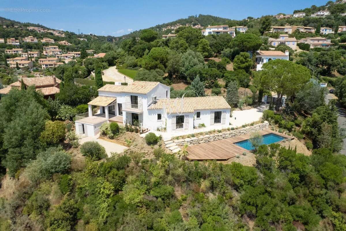 Maison à LES ISSAMBRES