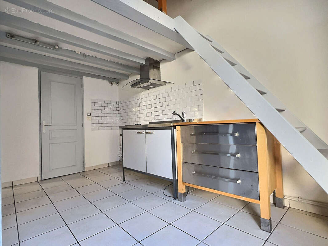 Appartement à MARSEILLE-5E