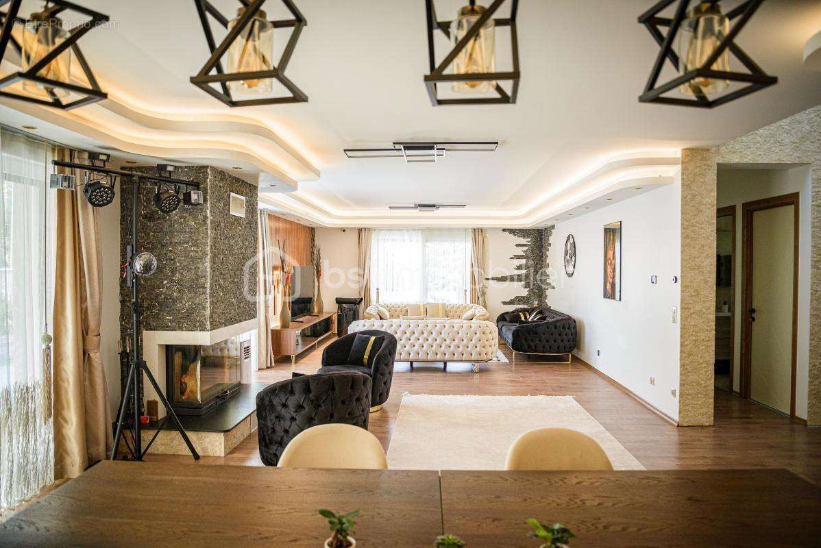 Maison à FONTAINEBLEAU