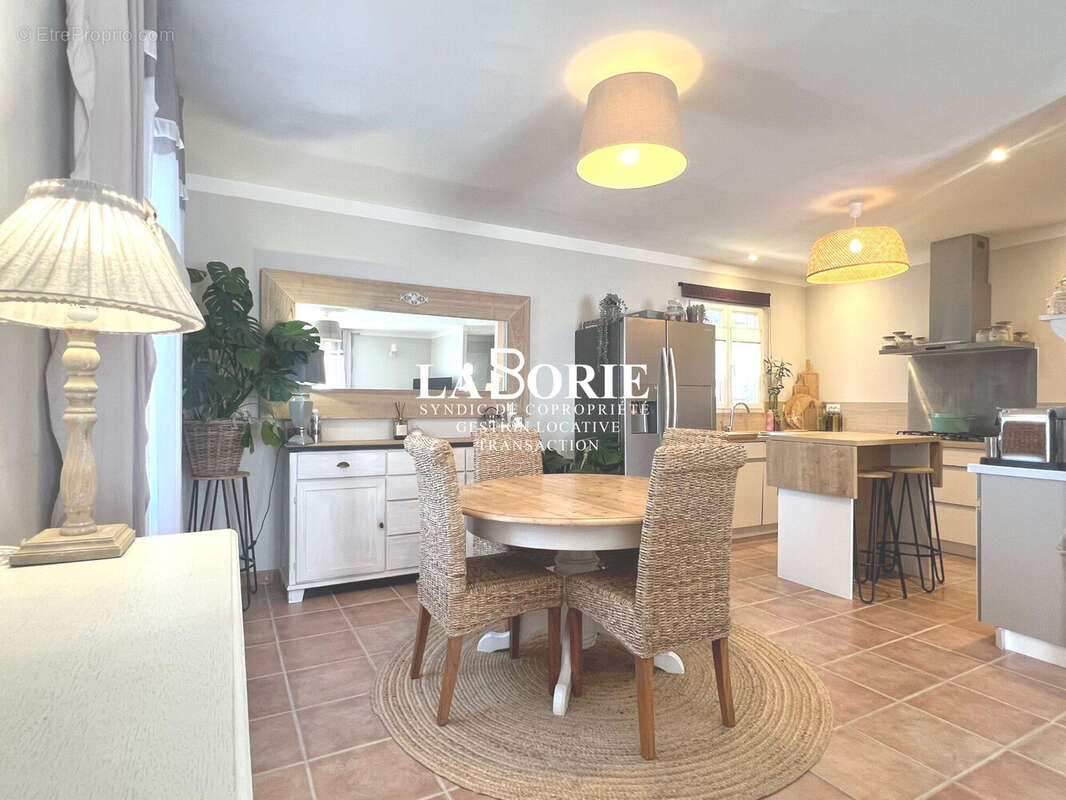 Maison 147 m² à Piolenc  - photo 2
