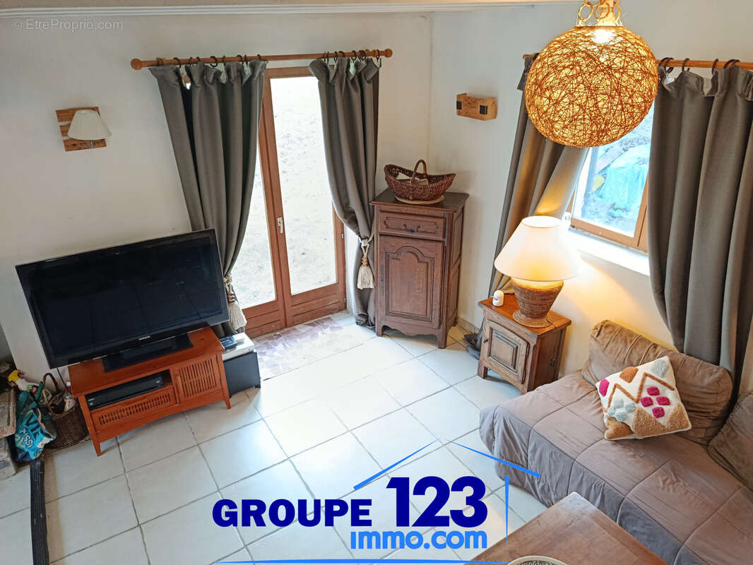 Maison sur terrain clos et boisé de presque 3000 m2. - photo 6