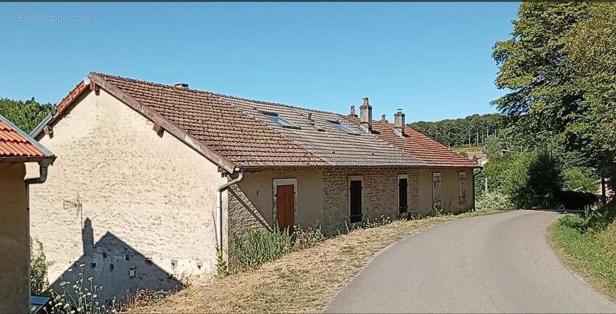 Maison Hennezel 4 pièce(s) 129 m2 - photo 2