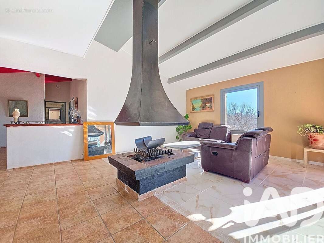 Maison 158 m² à Saint-Paul-En-Foret  - photo 5
