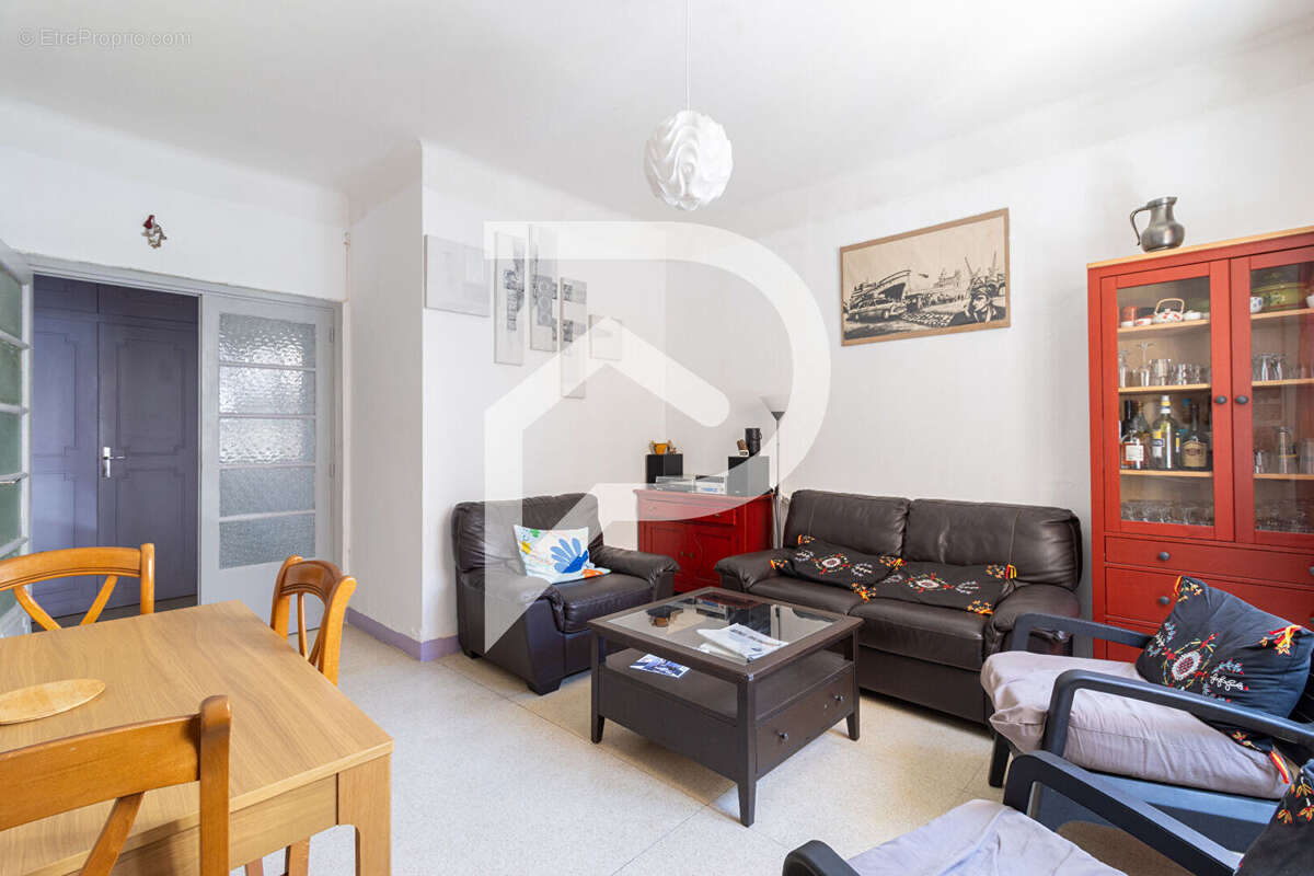 Appartement à MARSEILLE-5E