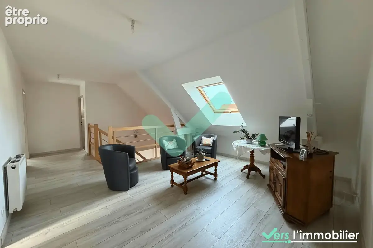Belle maison contemporaine de 194 m2 de 2015 avec 4 chambres, sous sol et garages - photo 13